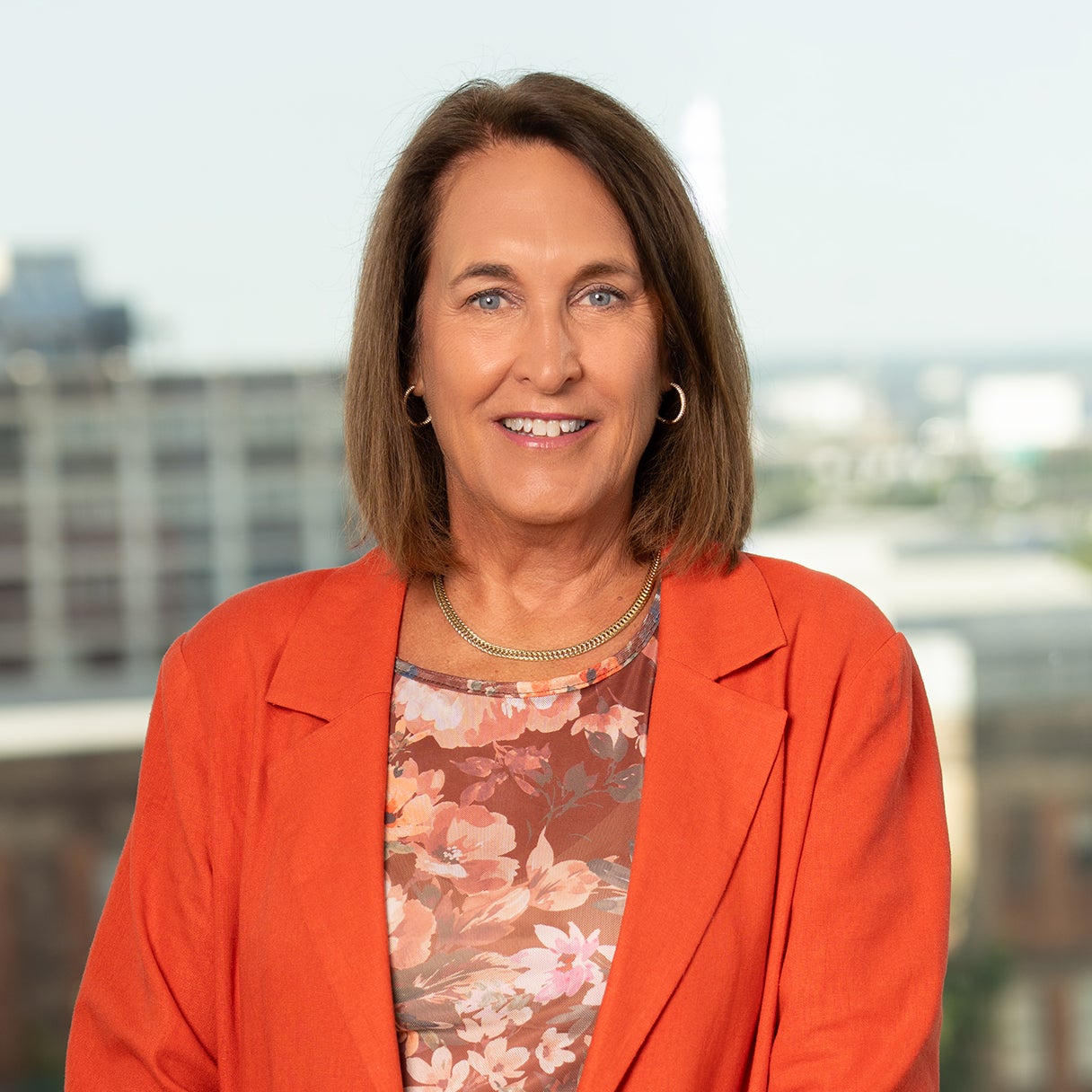 Headshot of Lynn Bohne